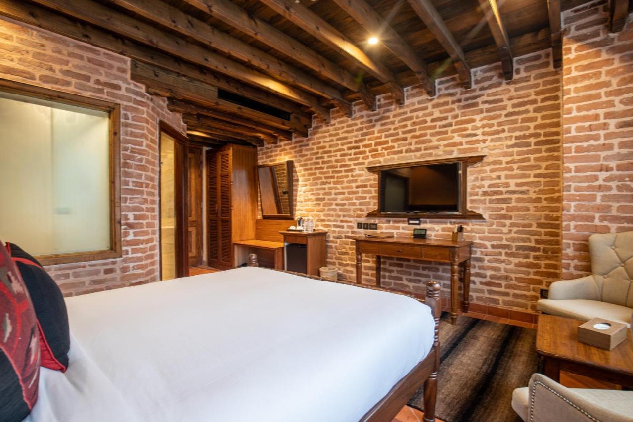 Basera Boutique Hotel Katmandú Exterior foto A room at the hotel