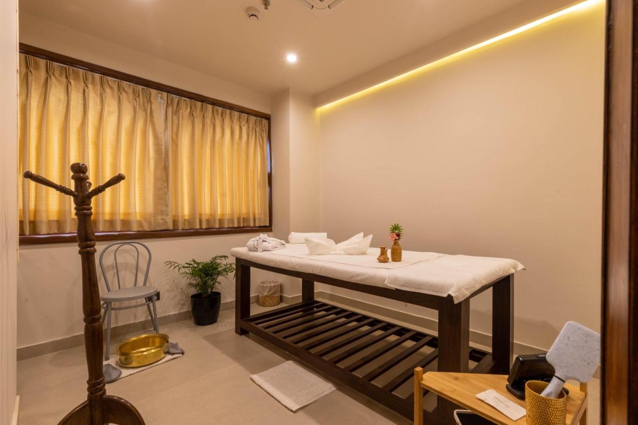 Basera Boutique Hotel Katmandú Exterior foto A massage room at a spa in India