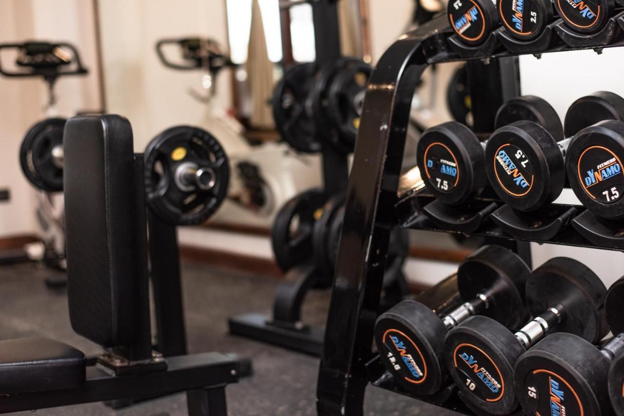Basera Boutique Hotel Katmandú Exterior foto Dumbbells