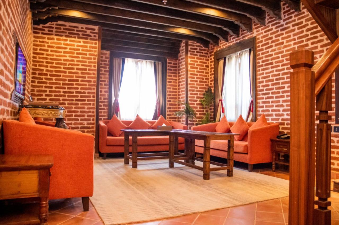 Basera Boutique Hotel Katmandú Exterior foto The interior of the hotel