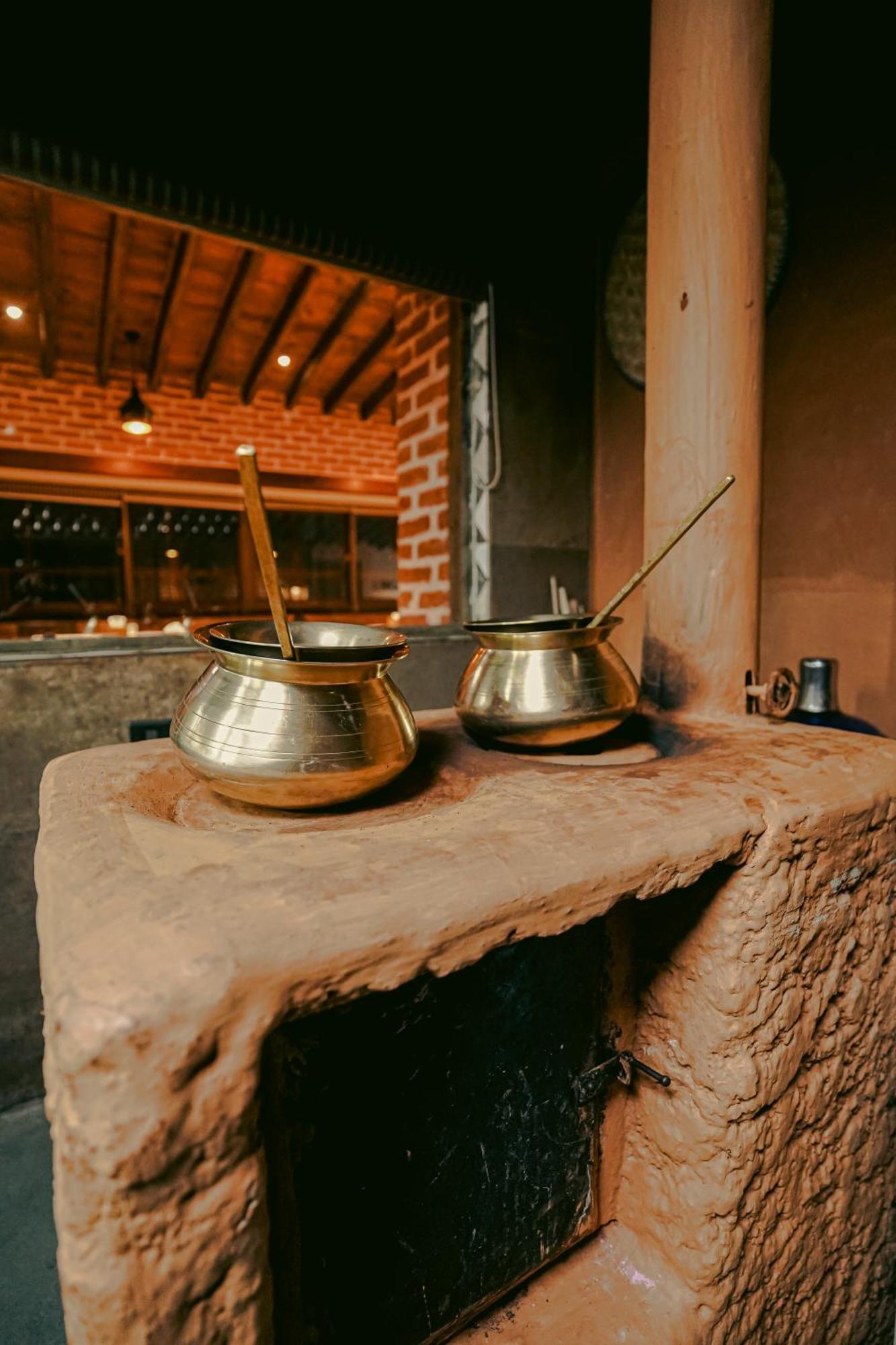 Basera Boutique Hotel Katmandú Exterior foto A pair of traditional Turkish coffee pots