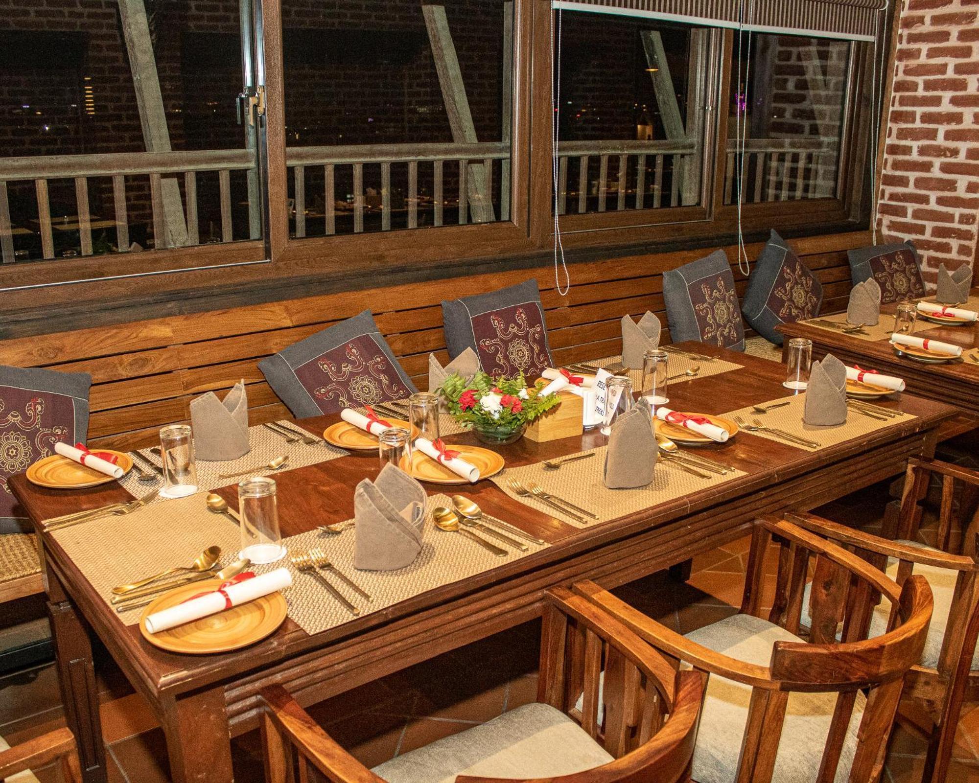 Basera Boutique Hotel Katmandú Exterior foto A restaurant in India