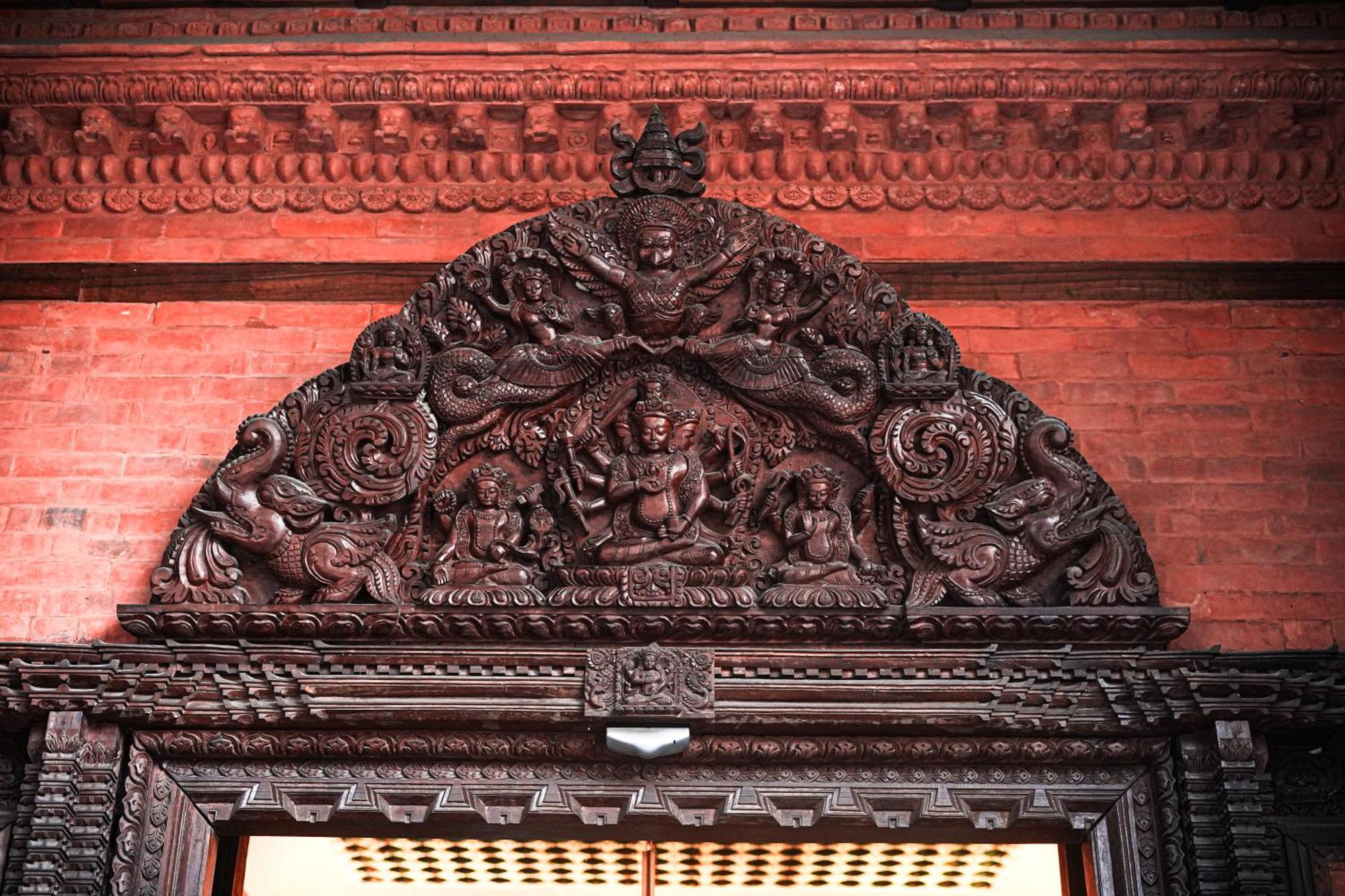 Basera Boutique Hotel Katmandú Exterior foto The lintel of the door of the temple